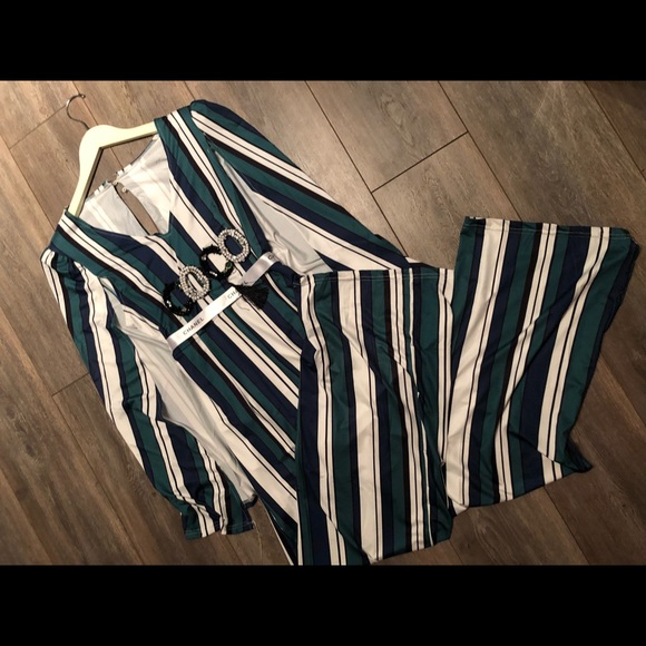 🆕 Green Jumpsuit - Picture 3 of 4